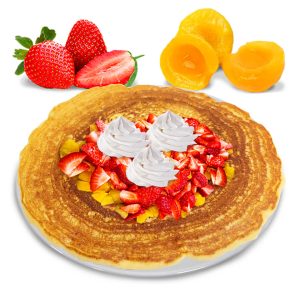 Hot Cake de Fresa, Durazno y Crema Batida